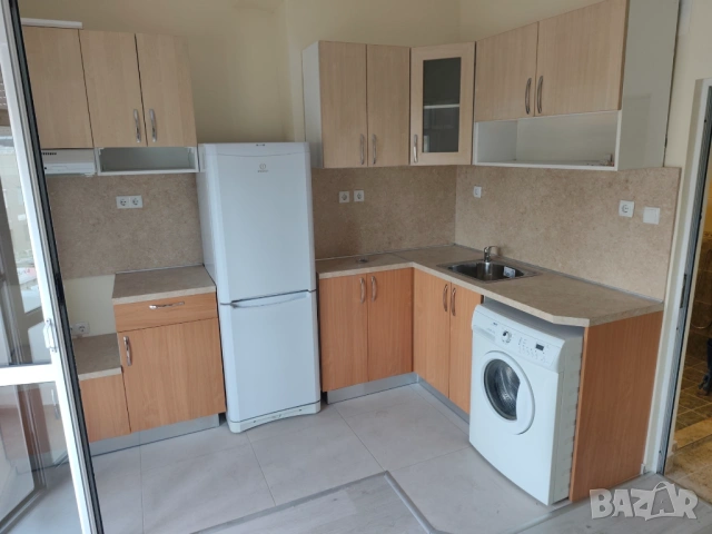 Отдава се под наем тристаен апартамент в центъра на гр. Кърджали