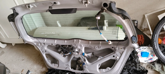 Заден капак за тойота ярис/Toyota yaris 06-11г, снимка 2 - Части - 52688654