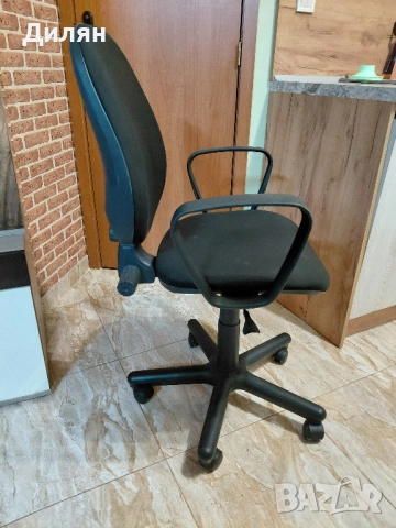 Офис стол за бюро, снимка 3 - Работни маси и бюра - 52527813