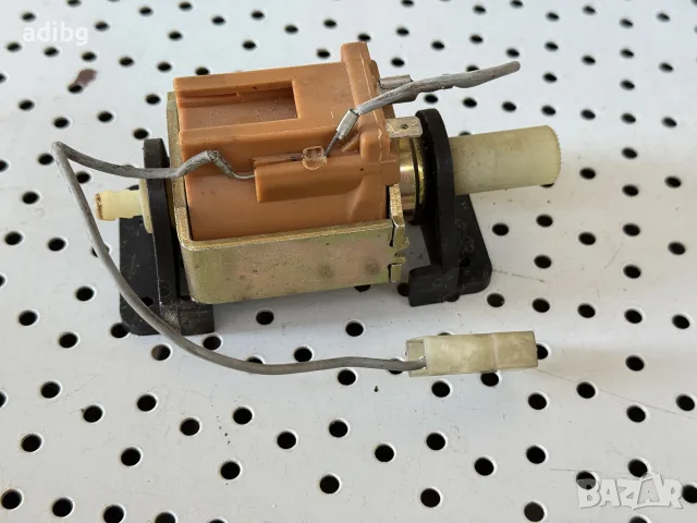 Помпа - SiEBE 65W 220V - Вибрационна помпа Jura, снимка 3 - Кафемашини - 55852383