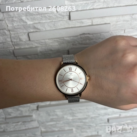 Аналогов часовник Victoria Walls с метална верижка, снимка 3 - Дамски - 52997882