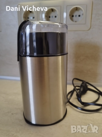 Електрическа кафемелачка Amazon Basics, снимка 9 - Кафемашини - 52873345