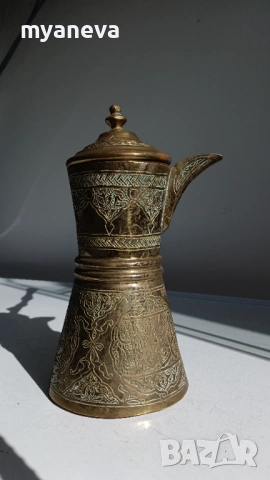 Традиционен арабски  кафеник, известен като далла (dallah). , снимка 4 - Антикварни и старинни предмети - 53829611