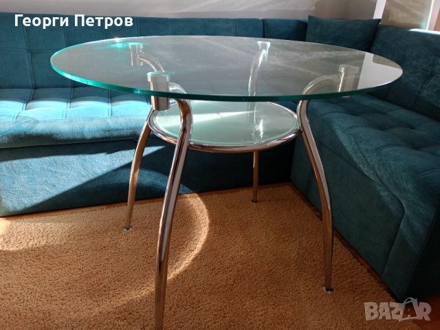 Стъклена маса на две нива