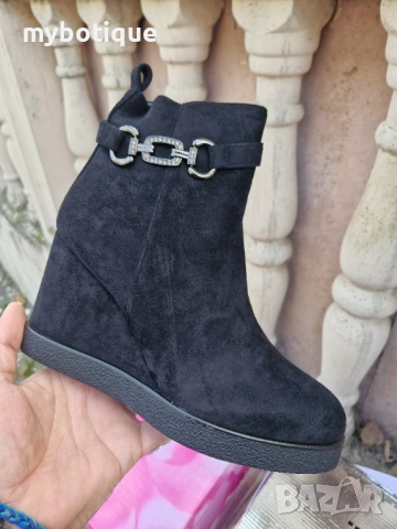 Дамски боти на платформа вата