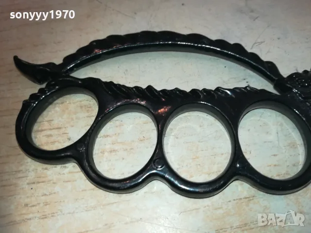 бокс черен с череп и шип 2210241406, снимка 8 - Екипировка - 47676427