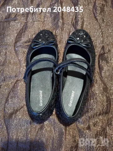 Обувки, снимка 2 - Детски обувки - 48457377