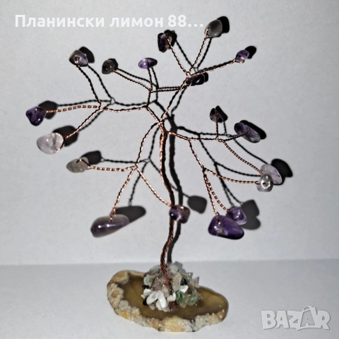 дръвче с естествени камъни от аметист