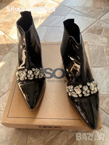 Боти от лак с камъни на Asos
