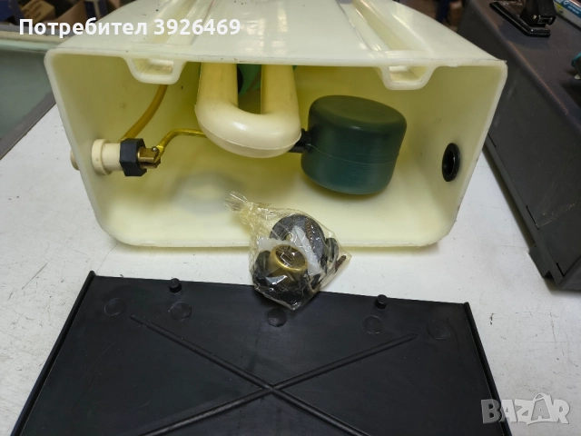 Тоалетно казанче пластмасово, от соц. време, снимка 4 - Други стоки за дома - 51748377