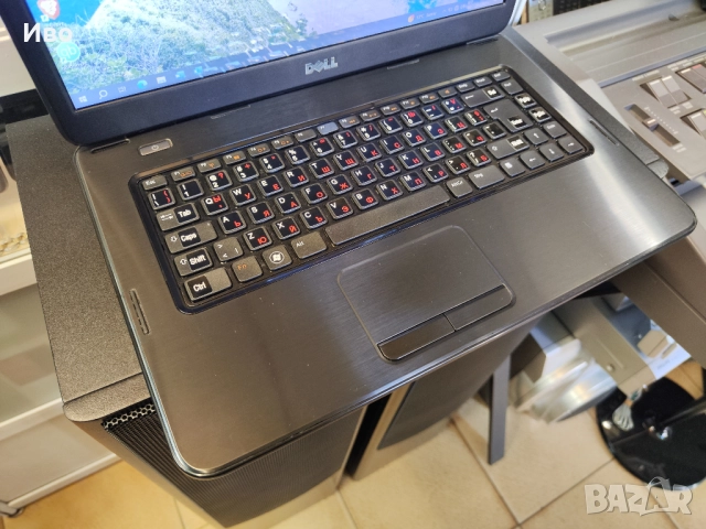 💻 15,6" лаптоп DELL Inspiron M5040 Батерията му държи. Има зарядно. Преинсталира, готов за употреба, снимка 4 - Лаптопи за дома - 52040014