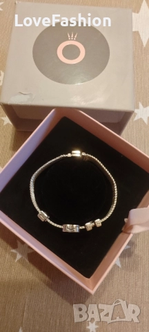 Продавам оригинална гривна Pandora, снимка 3 - Гривни - 52432478