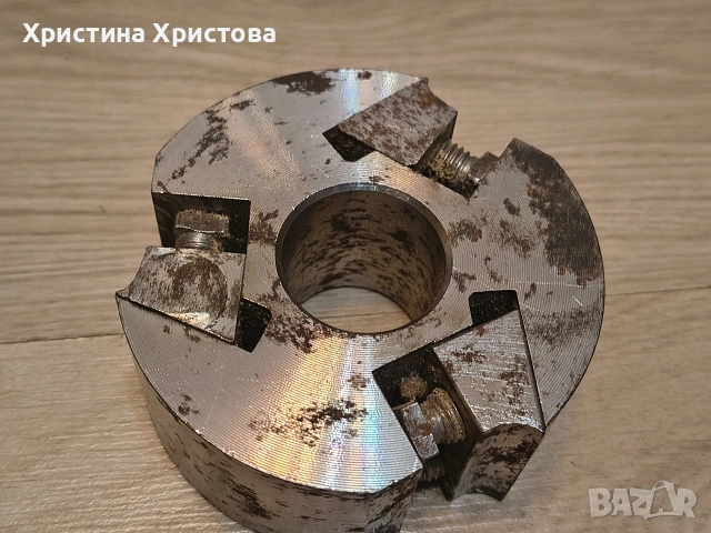 Фрезер за дърво