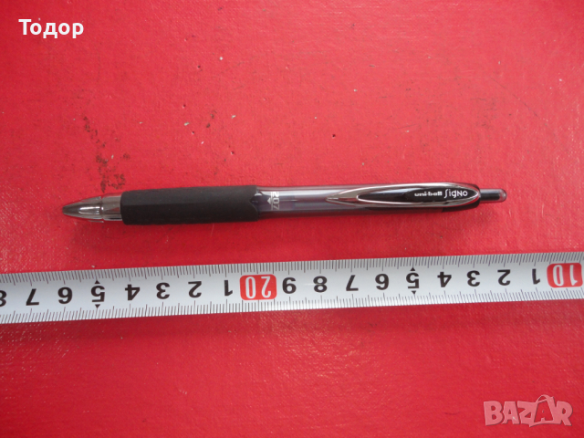 Страхотен химикал химикалка Uni Ball Signo