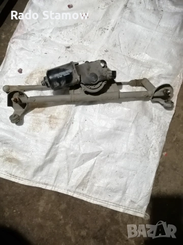 Механизъм с моторче за предни чистачки за toyota yaris/yaris verso 1999 - 2005