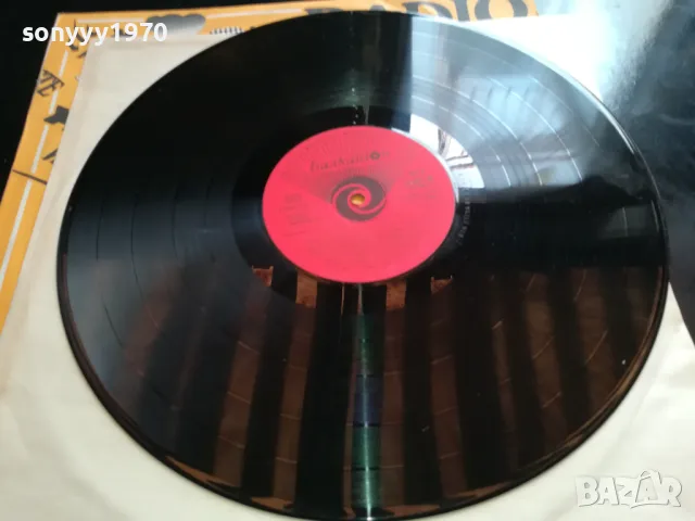 хит парад на радио софия 83 нова плоча 2605250808, снимка 2 - Грамофонни плочи - 50426937