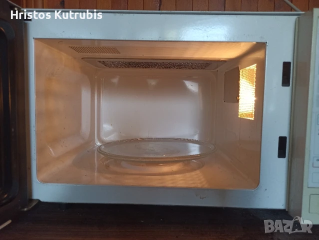 Почти нова микровълнова Panasonic NN-K448W, снимка 2 - Микровълнови - 51104527