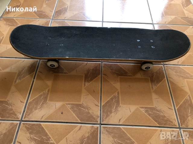 Детски скейтборд NERF, малко използван, запазен, до 100 кг., върви много леко, перфектен за начинаещ, снимка 2 - Скейтборд, ховърборд, уейвборд - 52017522