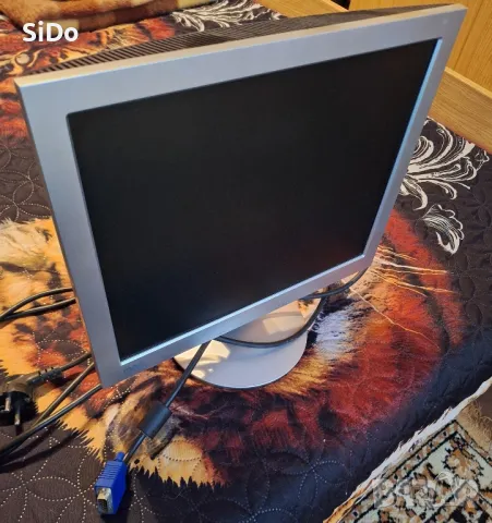 Монитор 15'' инчов за PC с VGA кабел на марката MAG!