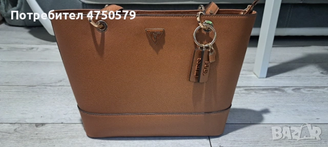 Дамска чанта Guess