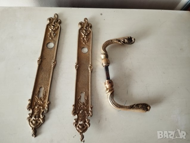 три барокови дръжки за врата с шилд-комплект, снимка 1 - Други ценни предмети - 41841414