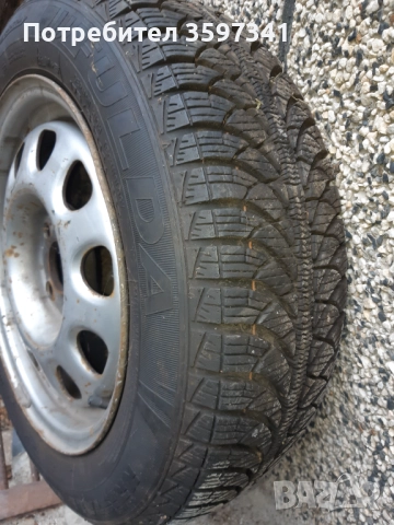 Голф 3 две зимни гуми 195/65/15 и 3 джанти, снимка 4 - Гуми и джанти - 52042415