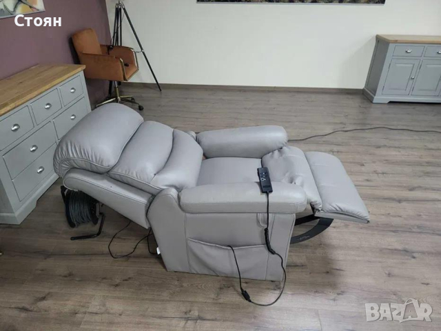 Сив кожен фотьойл за възрастни хора с ел. релакс механизъм La-z-boy, снимка 11 - Дивани и мека мебел - 44605844