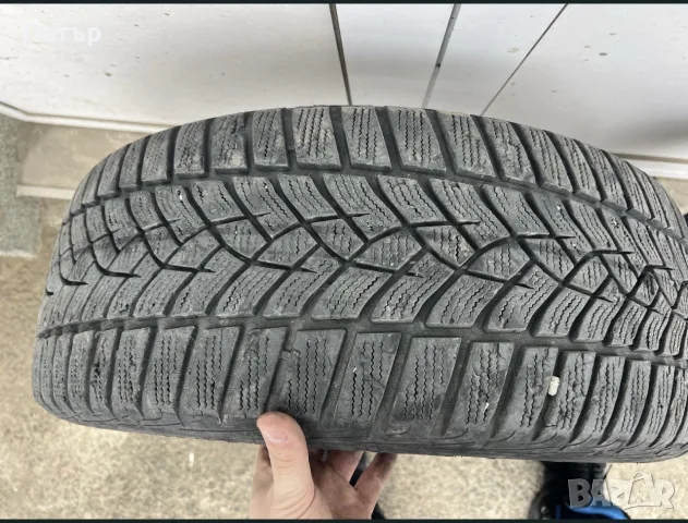 Зимни гуми Goodyear 225 45 18 в добро състояние - 2 БРОЯ , снимка 2 - Гуми и джанти - 56087096