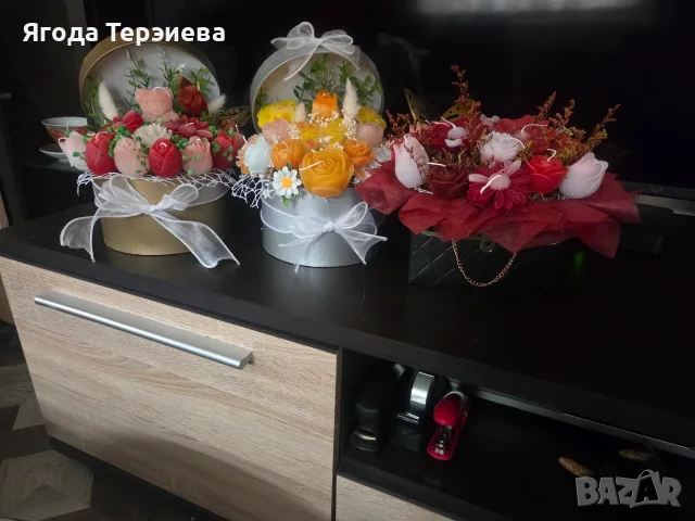 Цветя от восък.