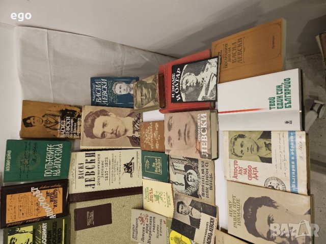 Лот книги за Апостола, снимка 4 - Енциклопедии, справочници - 40891840