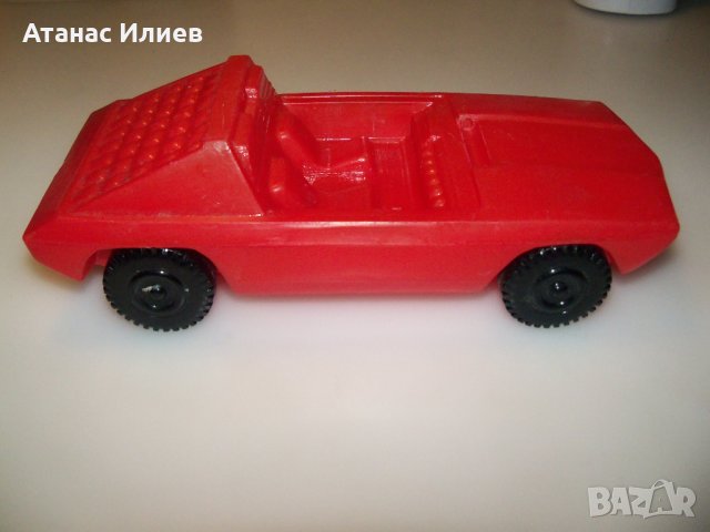 Червена пластмасова кола соц играчка, снимка 3 - Коли, камиони, мотори, писти - 44342707