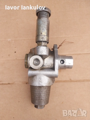 Инжектор за гориво за Ифа W 50 L, снимка 4 - Части - 53849690