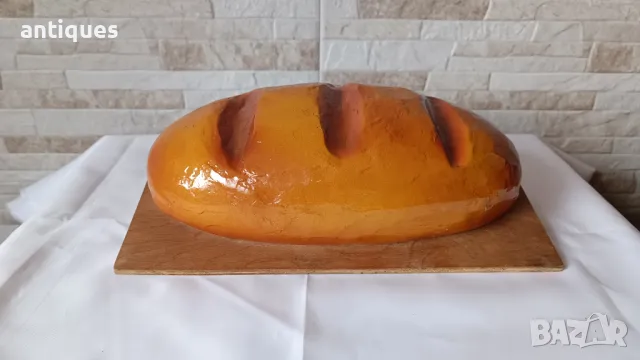 Стар макет на хляб - дърво и гипс