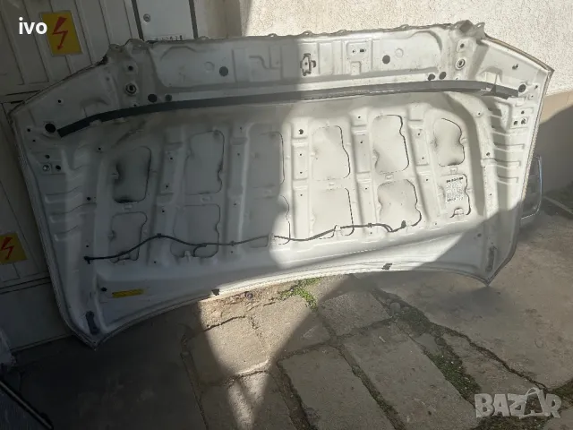 преден капак Тойота Секвоя-Тундра, снимка 3 - Части - 49392871