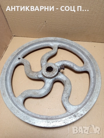 Соц Стара Голяма Алуминиева Шайба За Машини Техника 4.400кг., снимка 2 - Антикварни и старинни предмети - 51738178