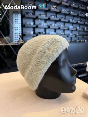 Loewe дамски комплекти различни цветове , снимка 4 - Шапки - 48180833