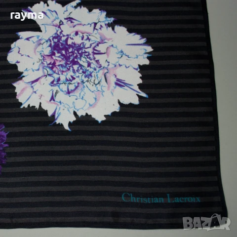 Christian Lacroix копринен шал принт карамфили, снимка 3 - Шалове - 51295713