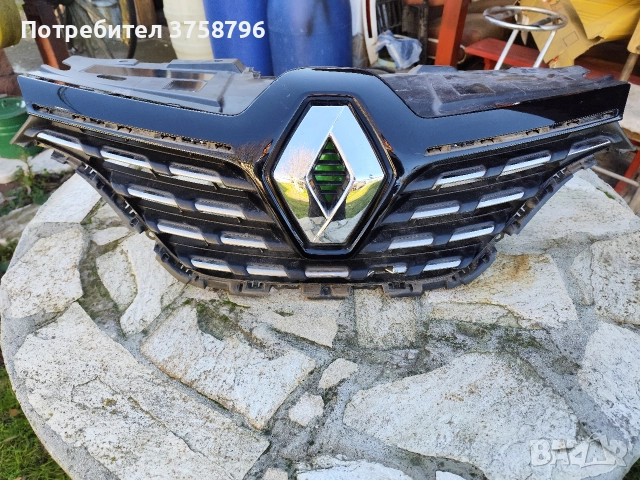 Решетка между фаровете за Renault Kadjar-2 2020год.