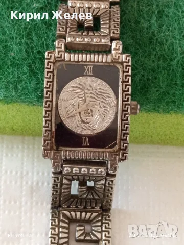 Колекционерски винтидж часовник на марката Gianni Versace Signature Medusa 32383