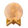 Нощна лампа с формата на луна – диаметър 10 см