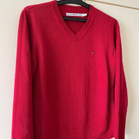 Памучен червен пуловер на Tommy Hilfiger /L размер, снимка 2 - Пуловери - 44679735