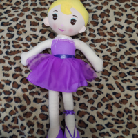 Голяма мека кукла балерина DOLL BLONDE ZEEMAN PURPLE DRESS DANCER 42 CM, снимка 8 - Кукли - 44559141