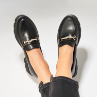 Дамски ежедневни обувки в черно без връзки , снимка 1 - Дамски ежедневни обувки - 44649083