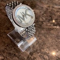Дамски сребристи часовници Michael Kors, снимка 2 - Дамски - 26624833