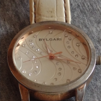 Фешън дамски часовник BVLGARI QUARTZ  с кристали Сваровски кожена каишка много красив стилен - 21766, снимка 6 - Дамски - 36245252