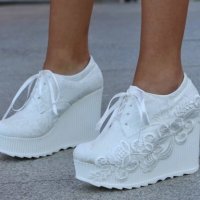 Обувки на платформа - бели - 710-15, снимка 1 - Дамски елегантни обувки - 41636449
