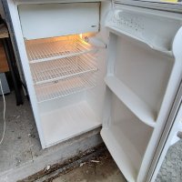 Хладилник Zanussi с вътрешна камера модел : ZC 194 R Зануси, снимка 16 - Хладилници - 41902197