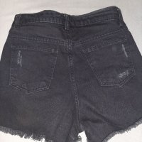 Дамски къси панталони , снимка 2 - Къси панталони и бермуди - 41693139