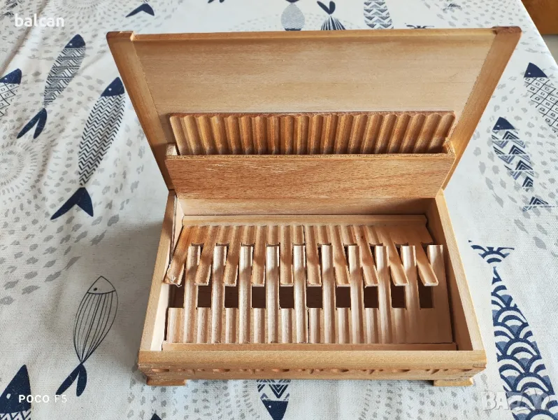 Дървена кутия за цигари. Дърворезба., снимка 1