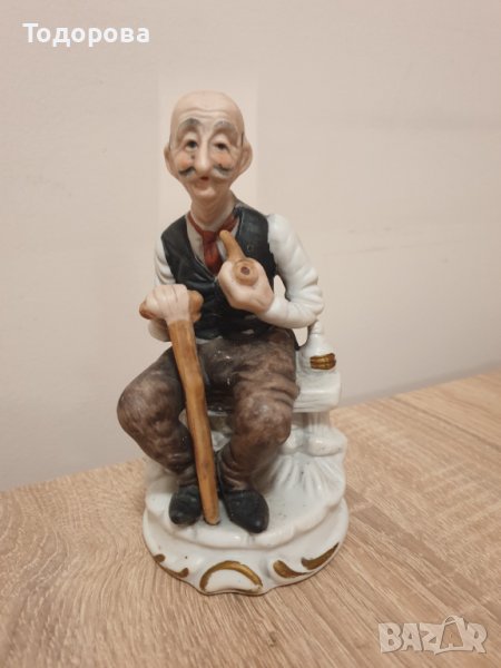 Порцеланова фигура на старец с лула, снимка 1